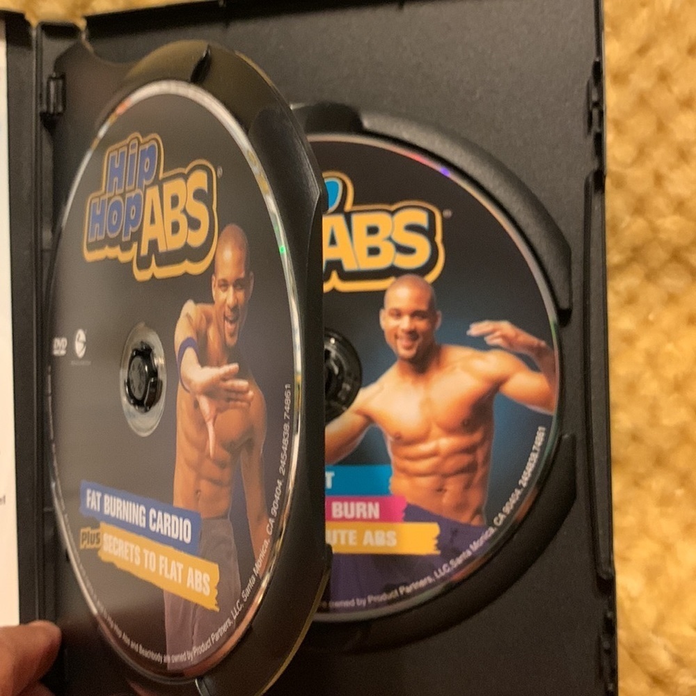 Beachbody Hip Hop Abs Shaun T! 4-DVD SET. Great condition. Level 1 & 2. - Picture 4 of 7
